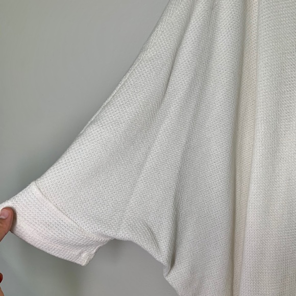 Maurice’s Oversized White Cream Sweater - Picture 3 of 4